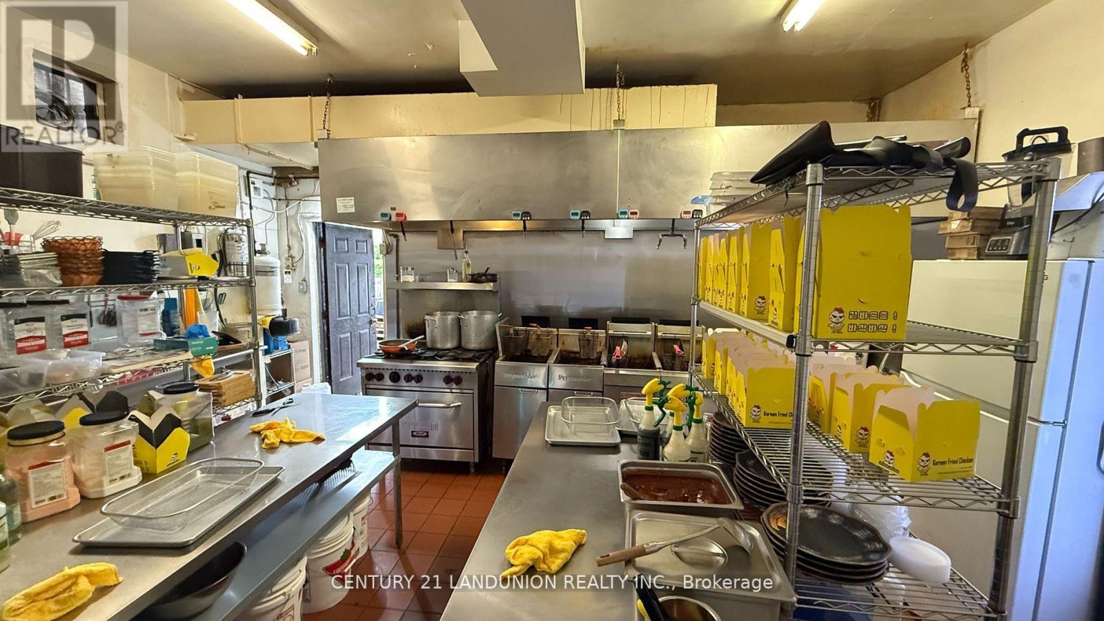 2539 EGLINTON AVENUE W