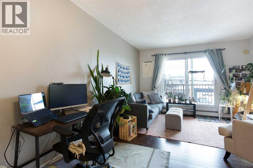 204, 809 4 Street NE