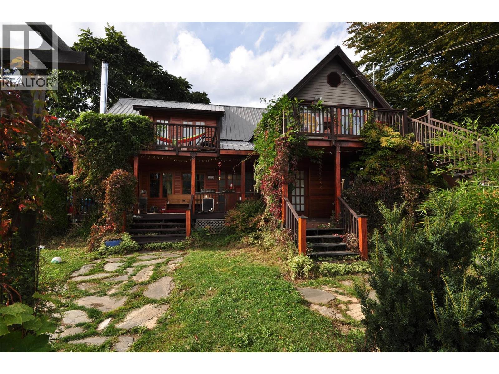 105 Washington Street N