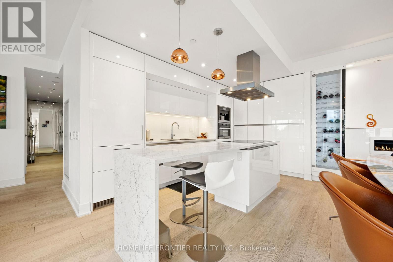 401 - 6 JACKES AVENUE