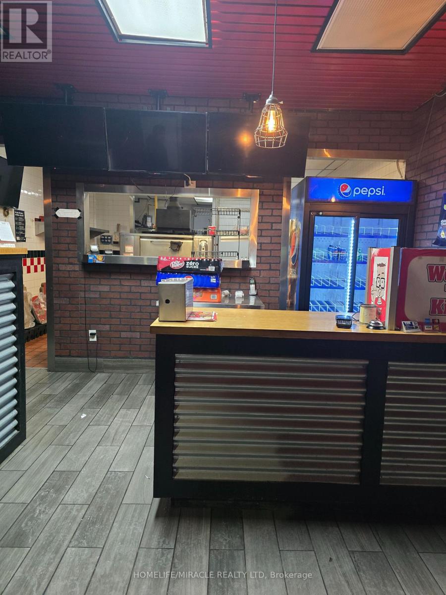 202 - 1240 SIMCOE STREET N