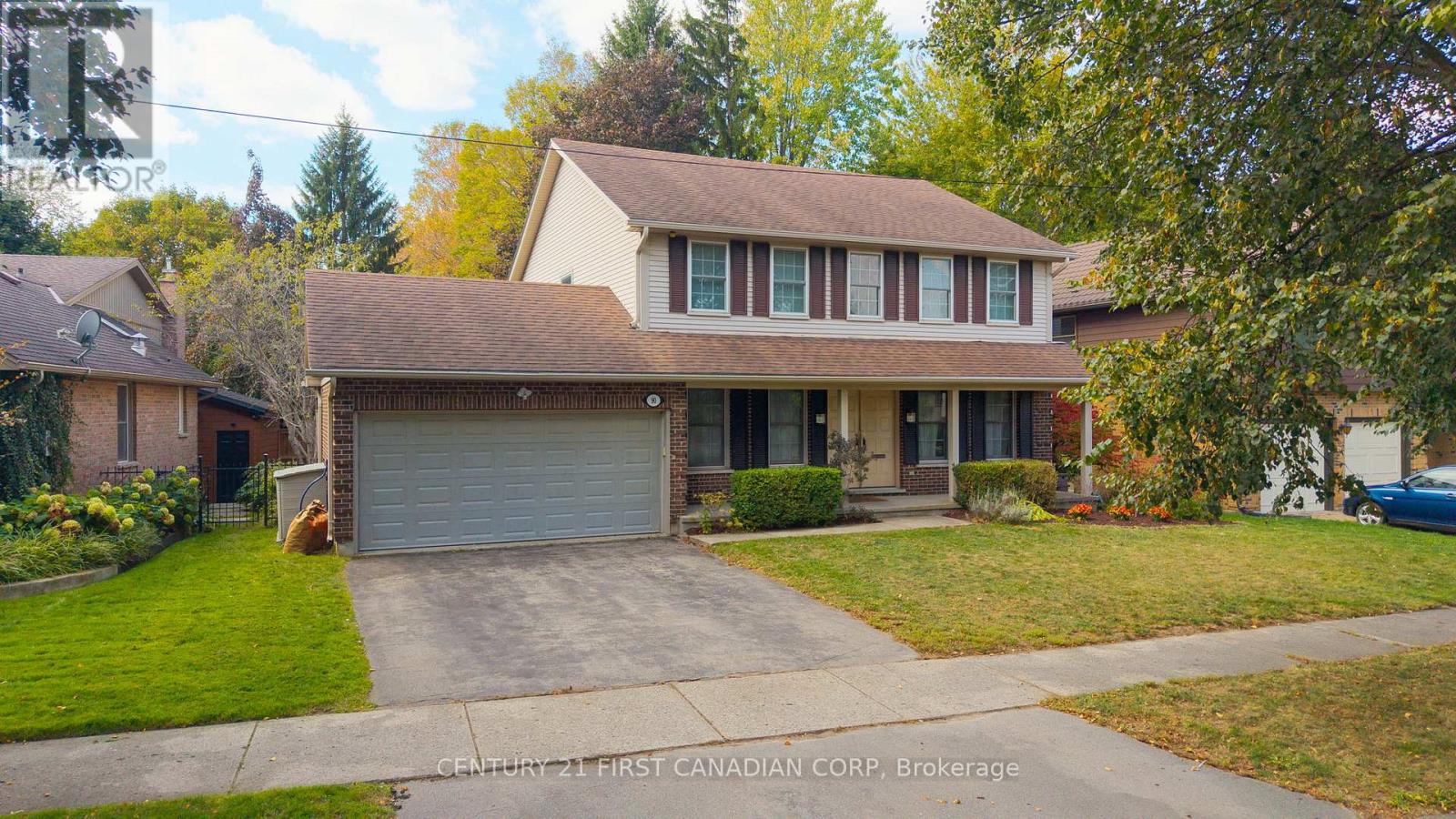 90 MERIDENE CRESCENT W