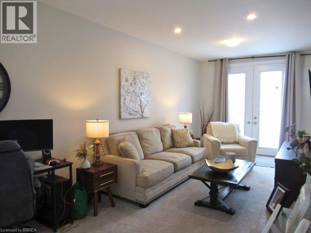 677 PARK Road N Unit# 18