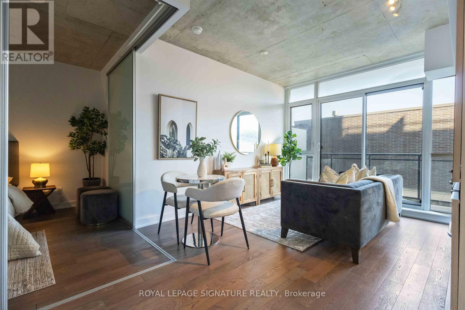 406 - 1190 DUNDAS STREET E