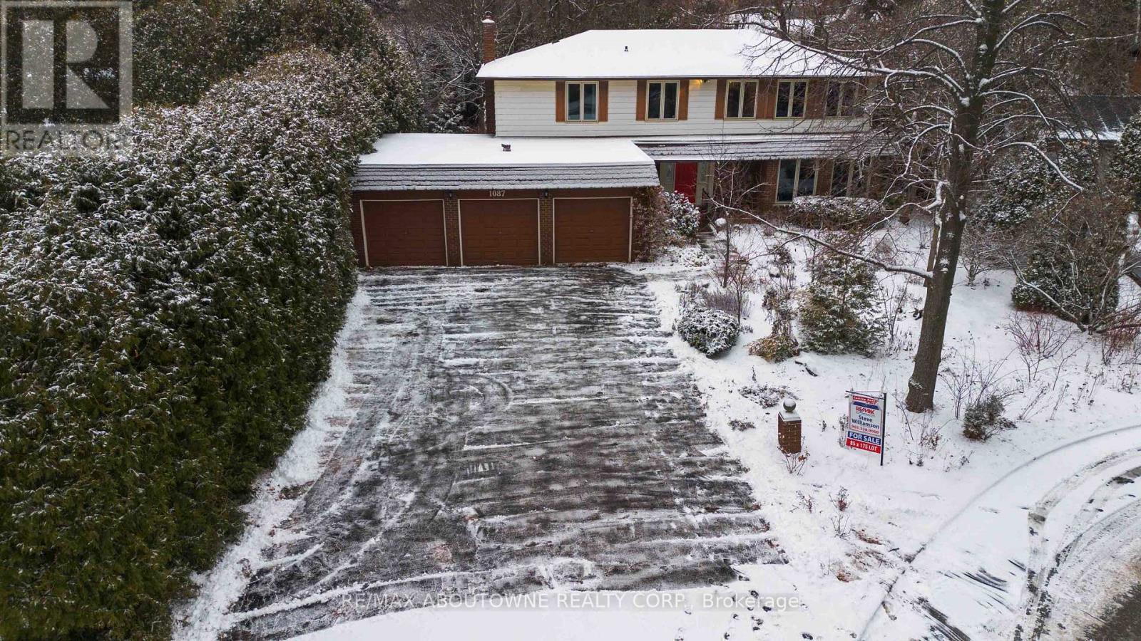 1087 TANGLEWOOD COURT