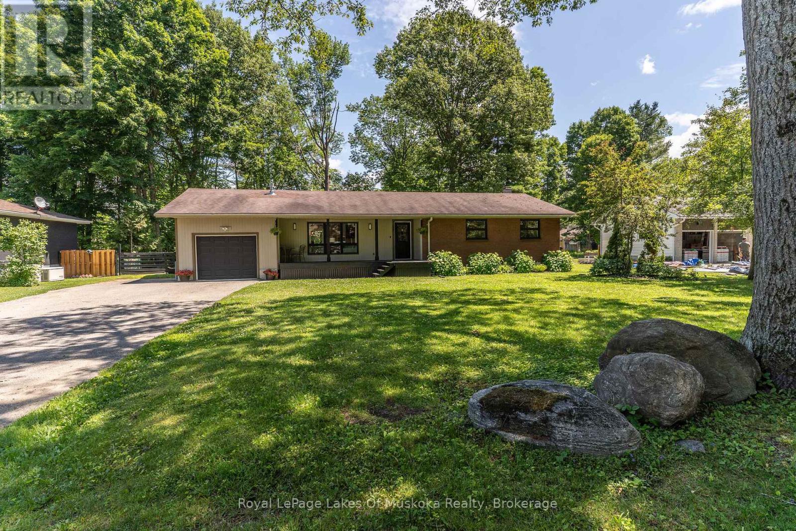 220 ALEXANDER STREET