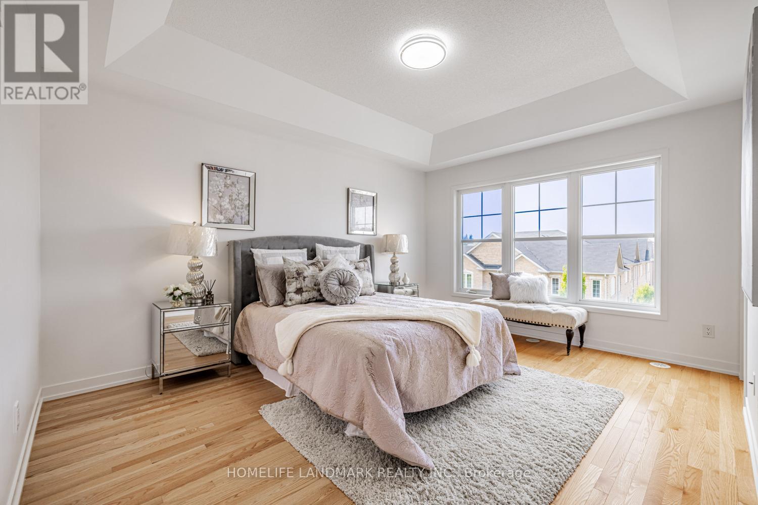 10606 BATHURST STREET