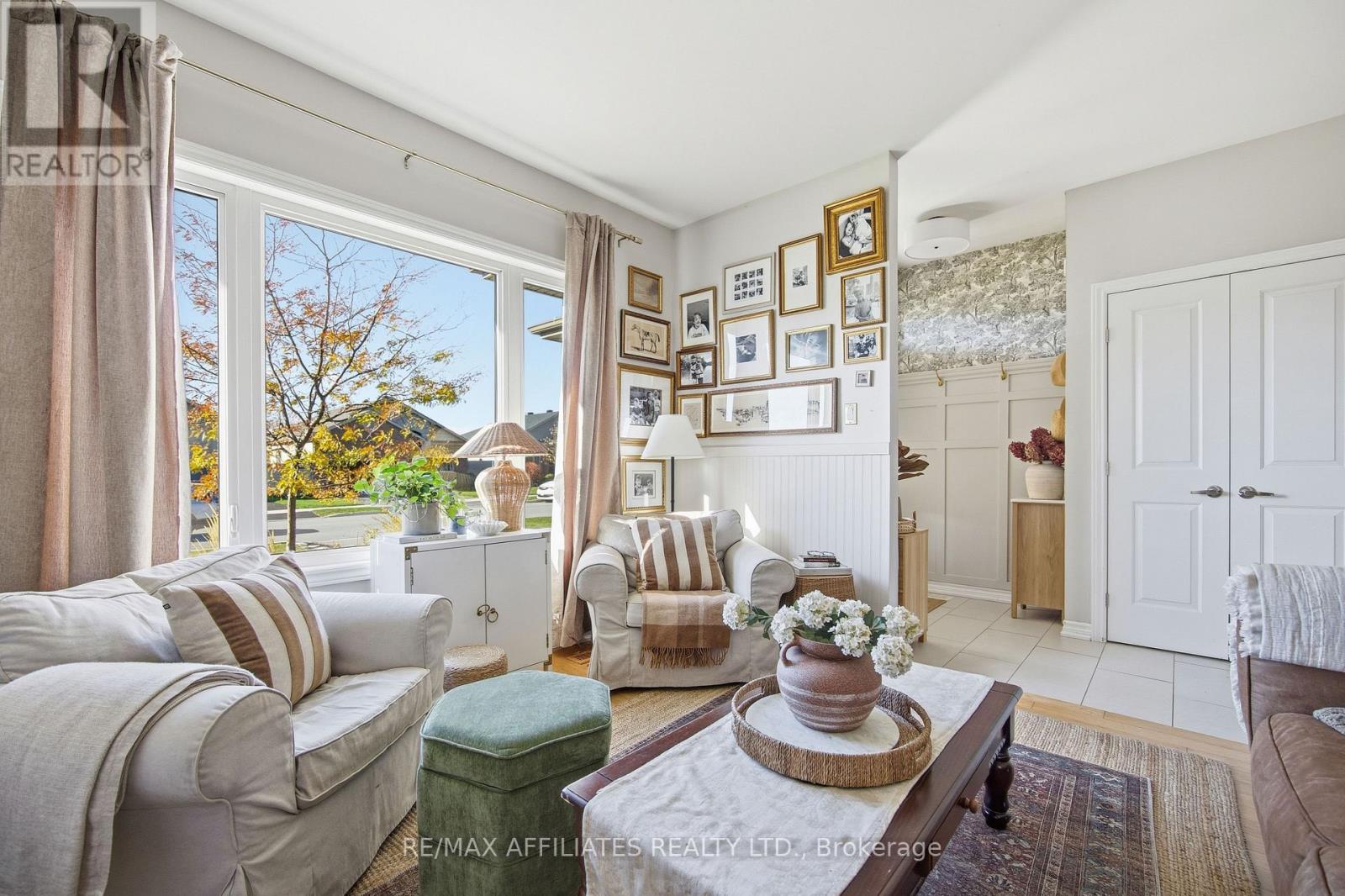 19 SENATORS GATE DRIVE