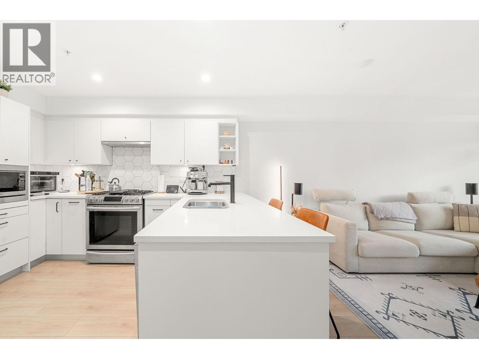 402 1519 CROWN STREET