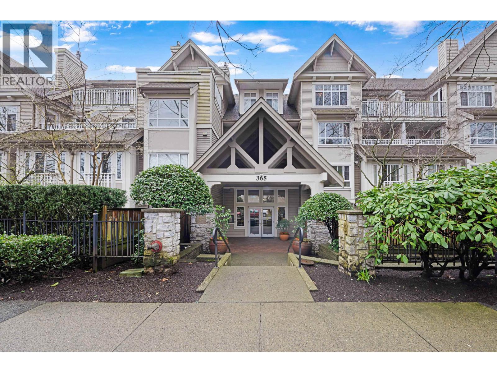 213 365 E 1ST STREET