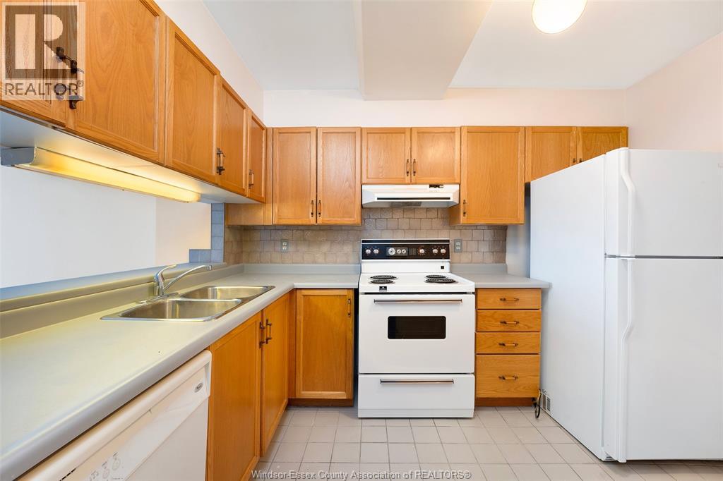 515 RIVERSIDE DRIVE West Unit# 402