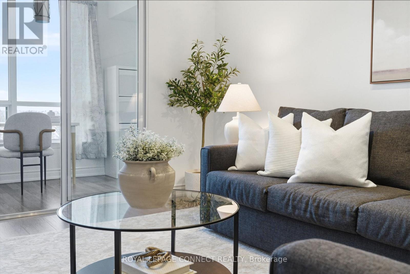 514 - 711 ROSSLAND ROAD E