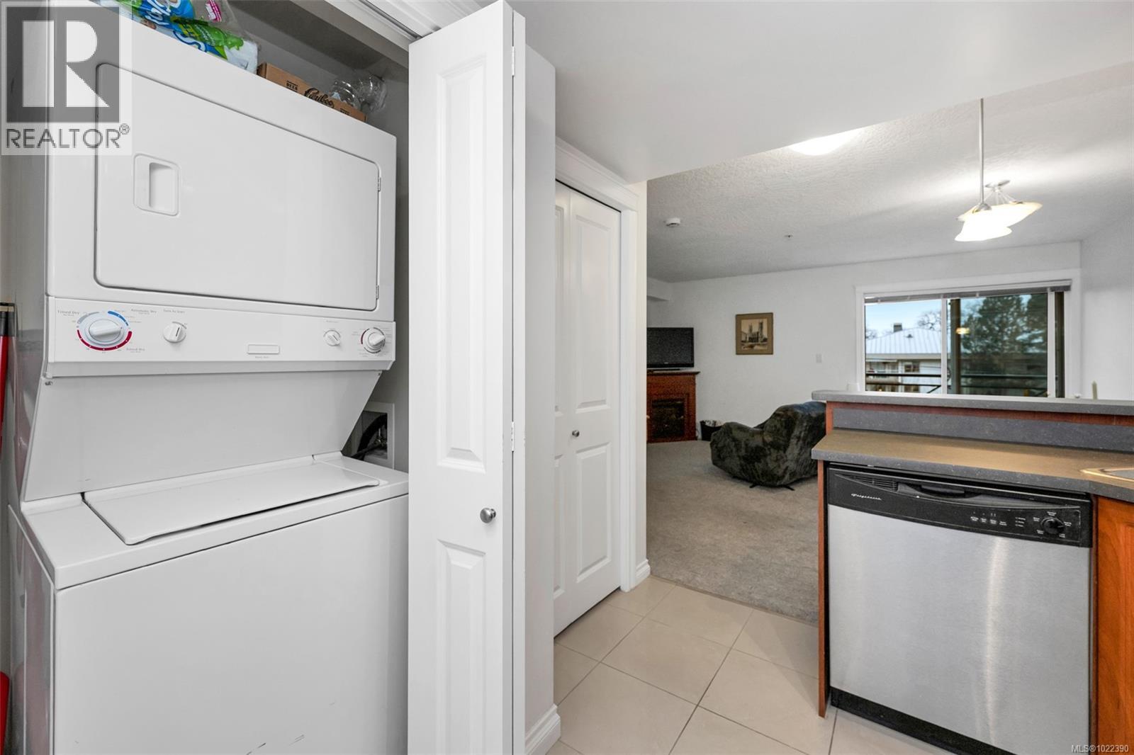 301 4536 Viewmont Ave