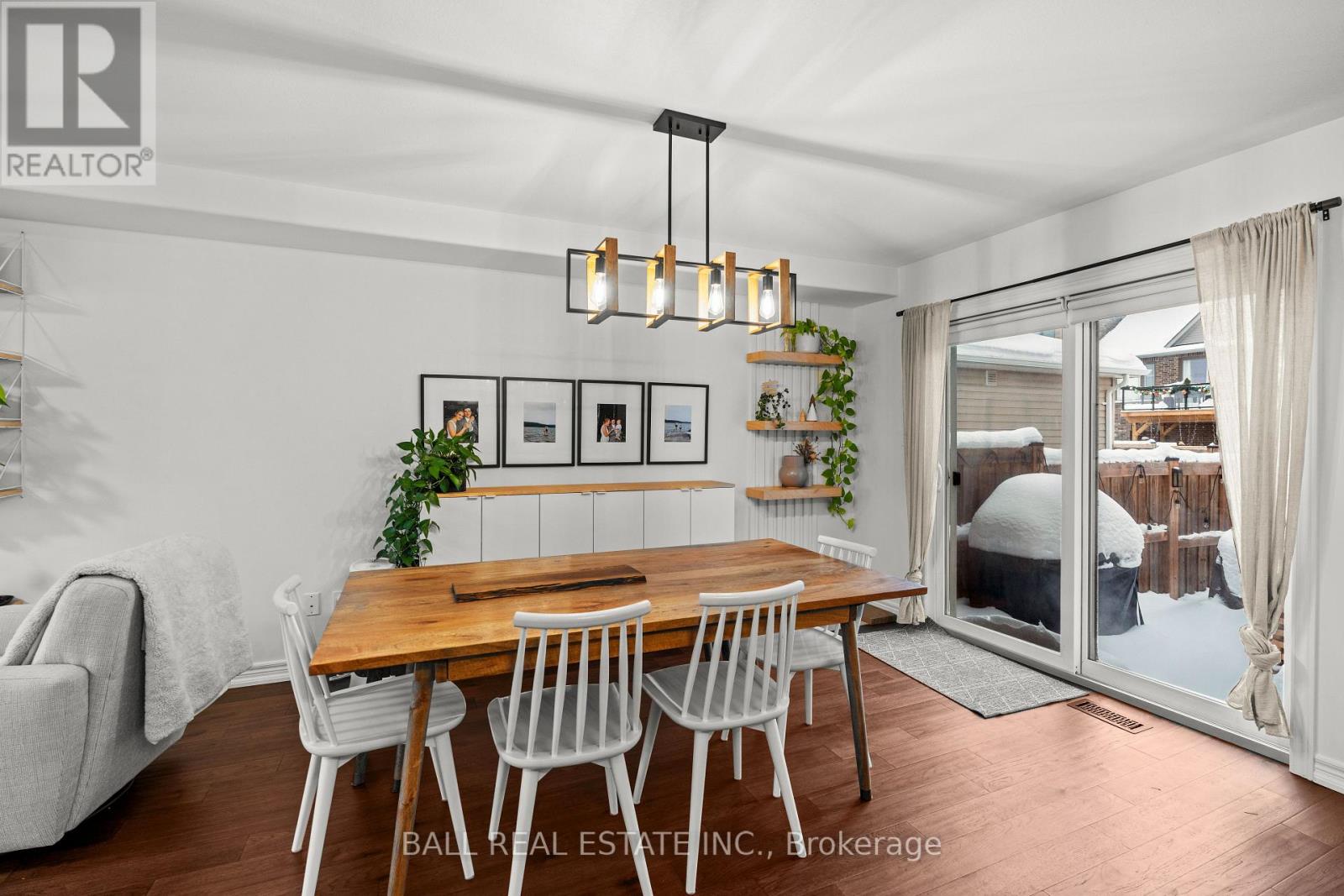 800 BROADWAY BOULEVARD