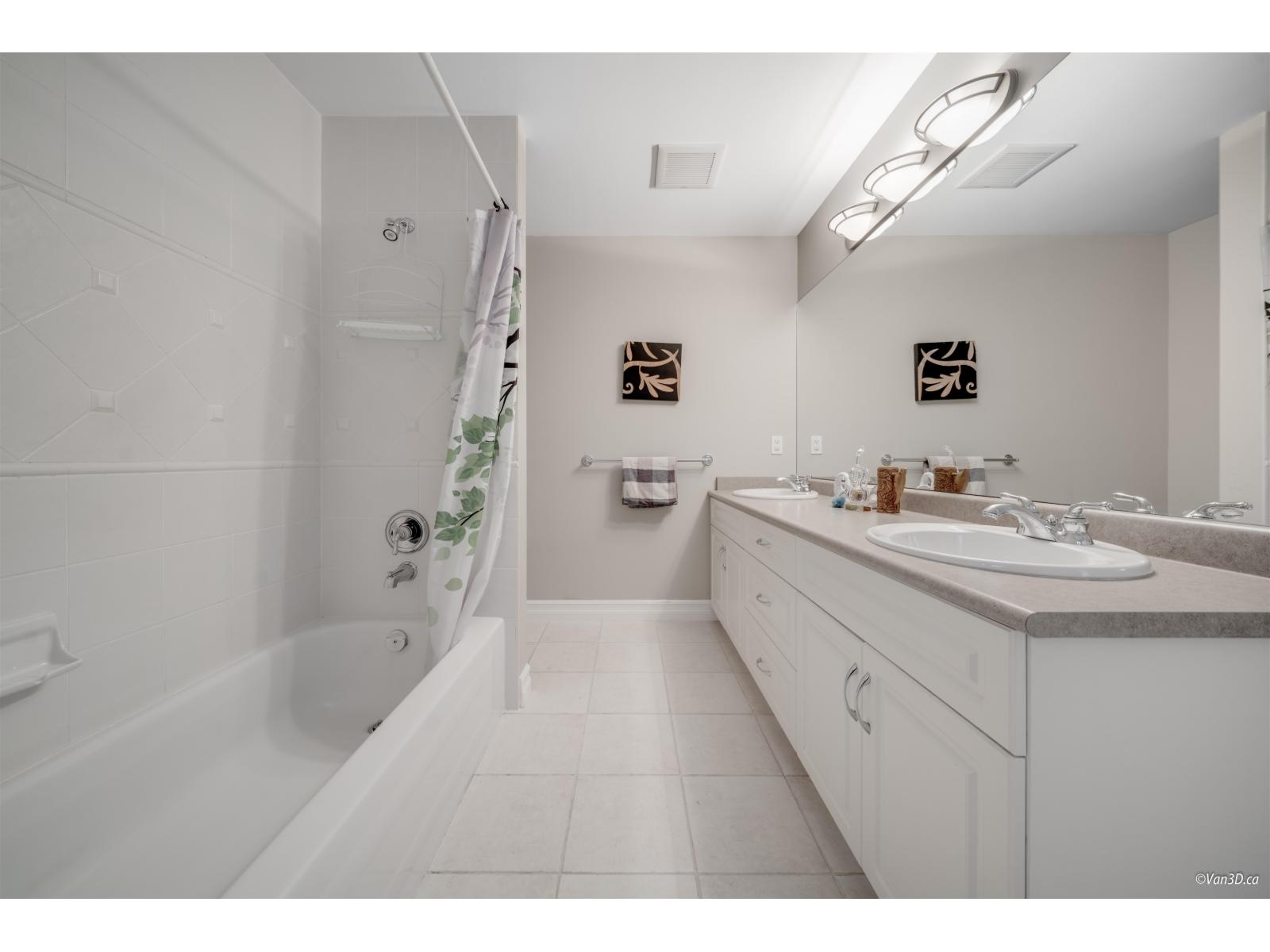 15828 SOMERSET PLACE