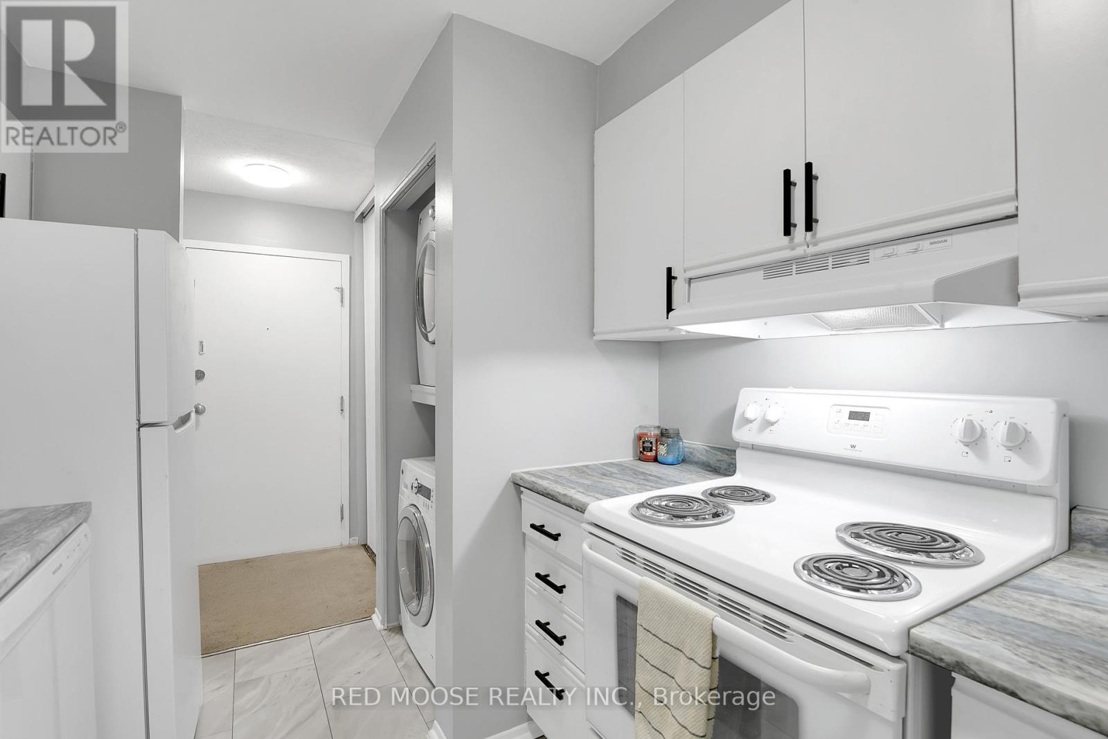 415 - 216 VIEWMOUNT DRIVE