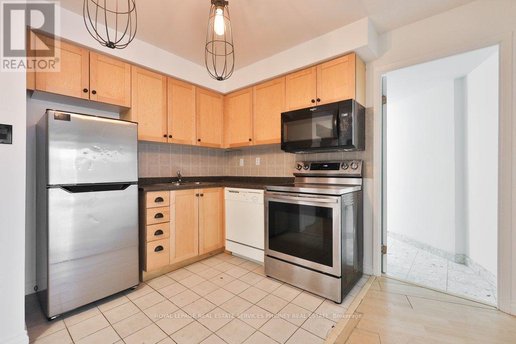 302 - 650 QUEENS QUAY W