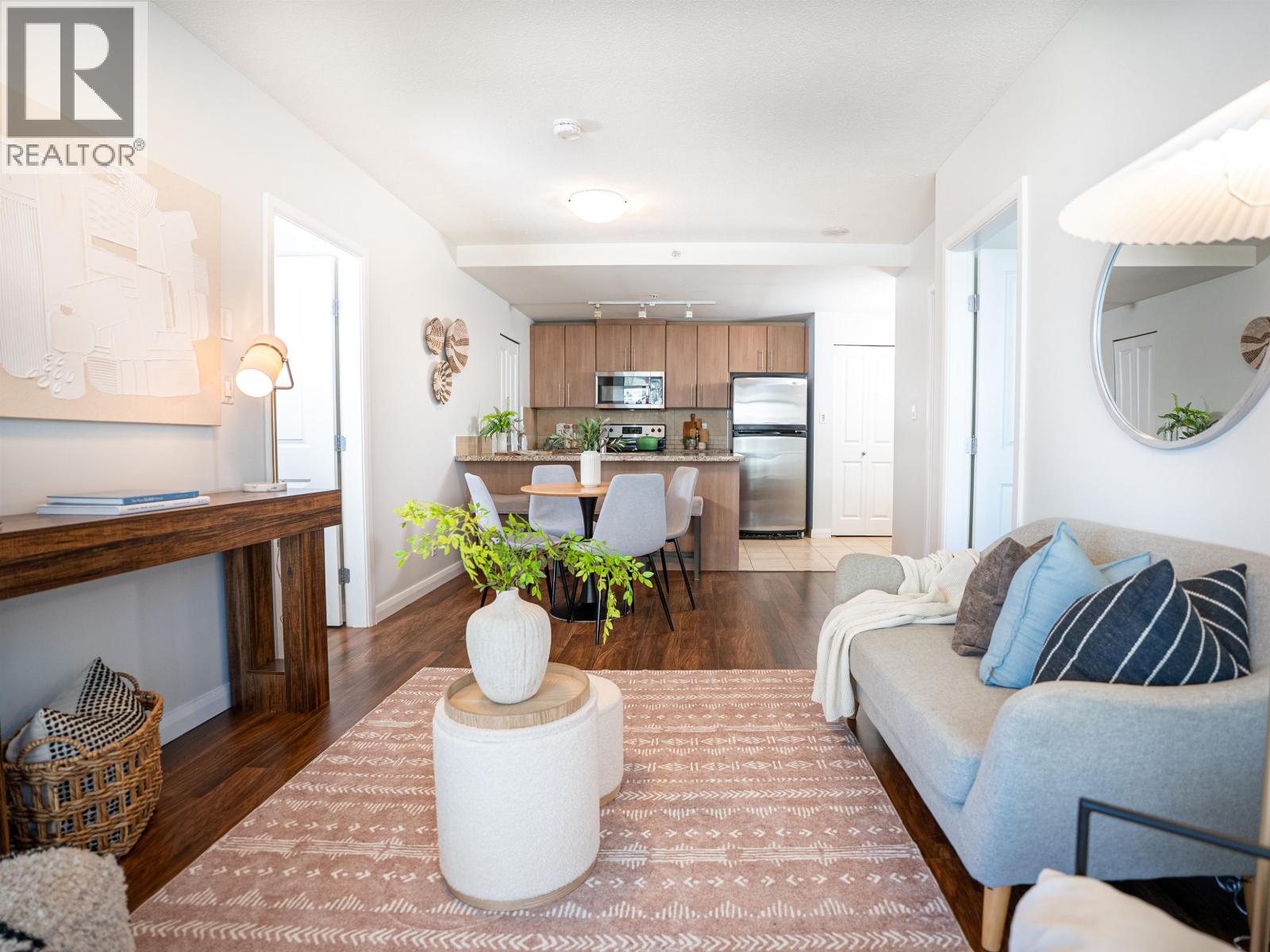 1205 898 CARNARVON STREET