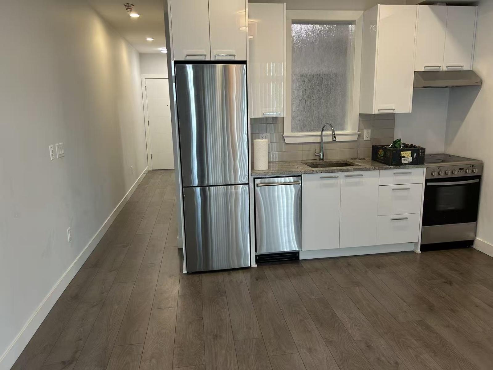 305 20686 EASTLEIGH CRESCENT