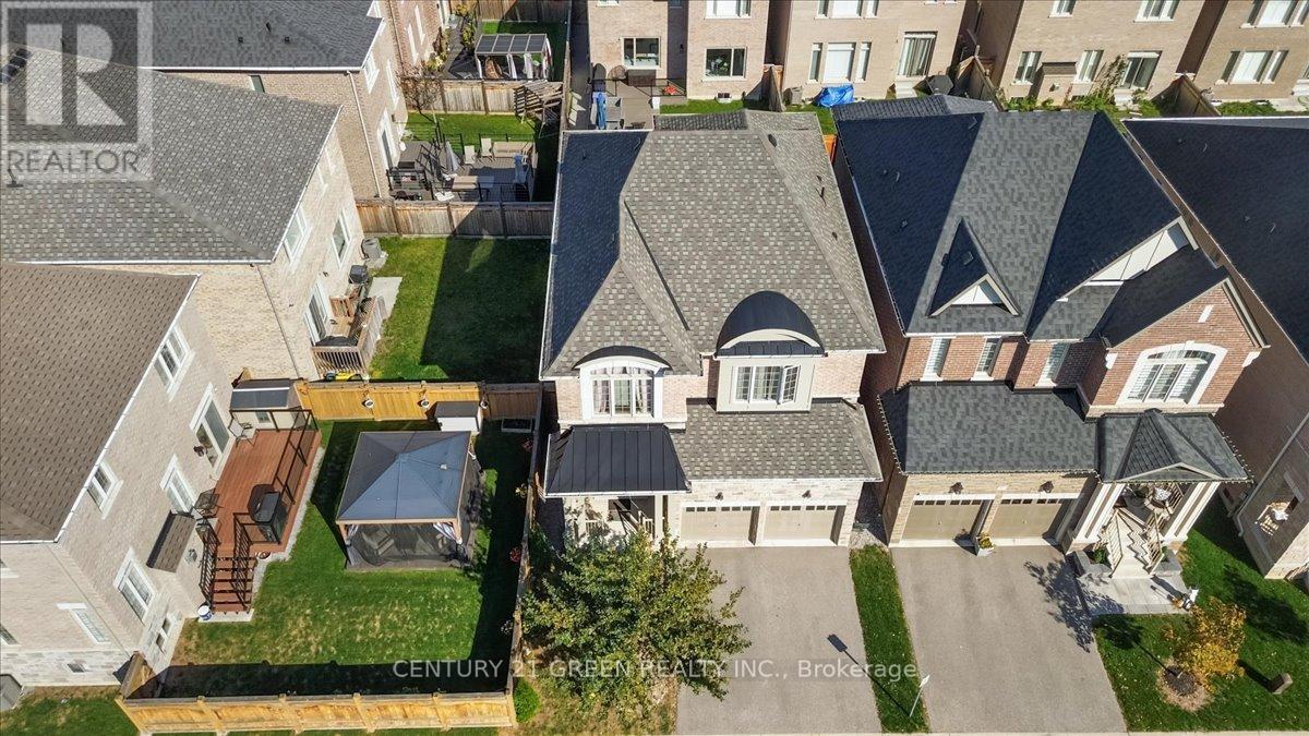 9 COATES OF ARMS LANE N