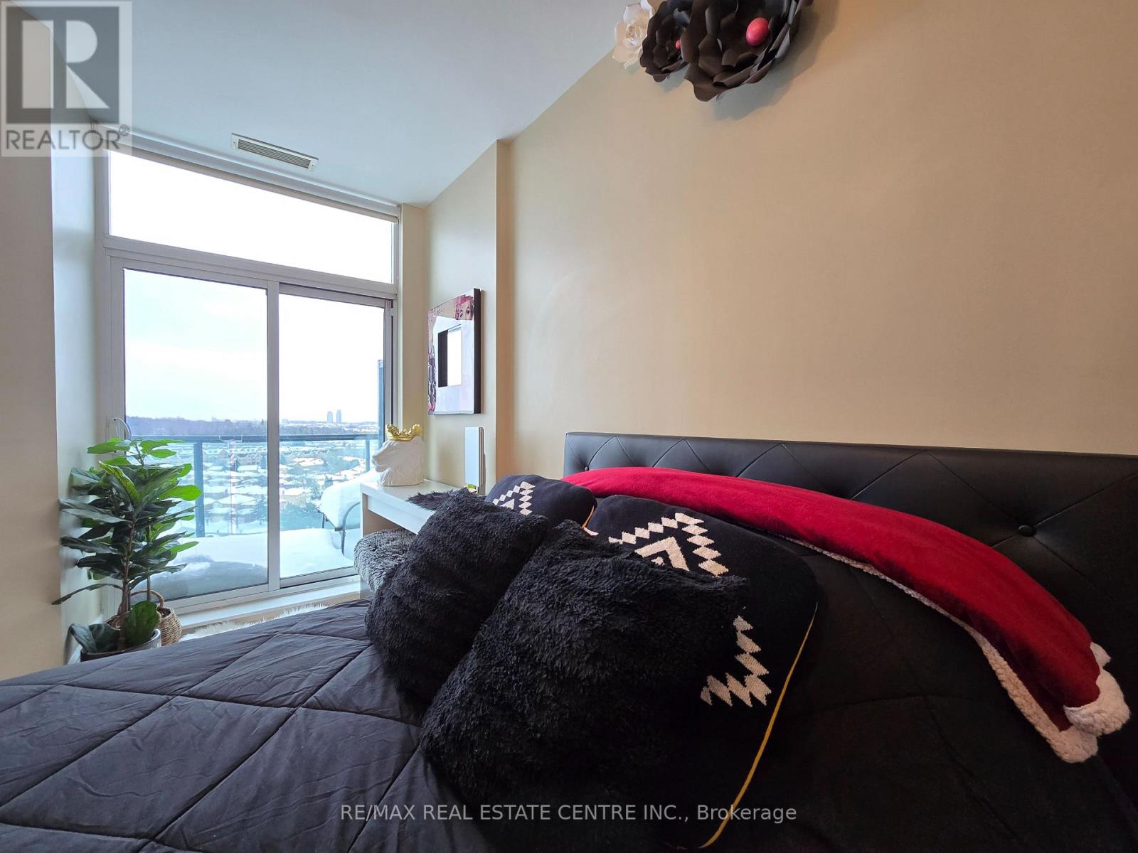 PH207 - 18 HARDING BOULEVARD