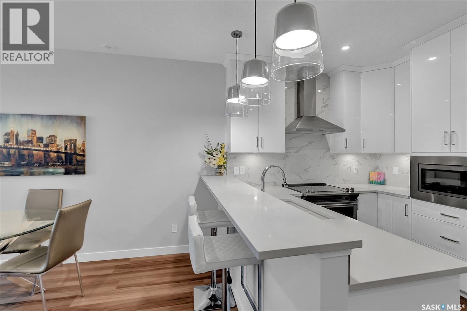 206 3581 Evans COURT