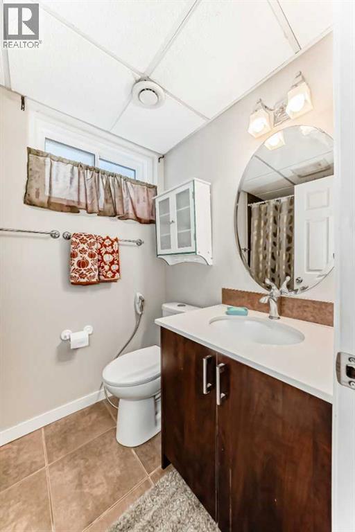 5923 Thorncliffe Drive NW