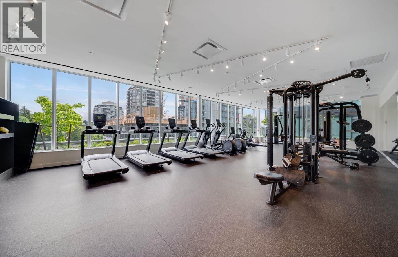 910 318 ALDERSON AVENUE