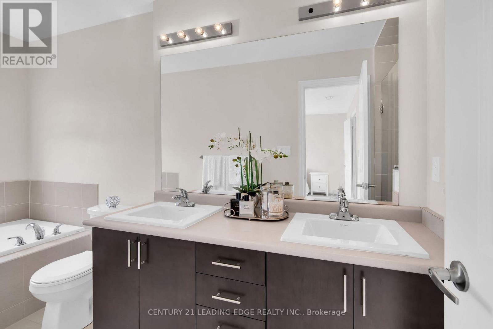 1362 GULL CROSSING N