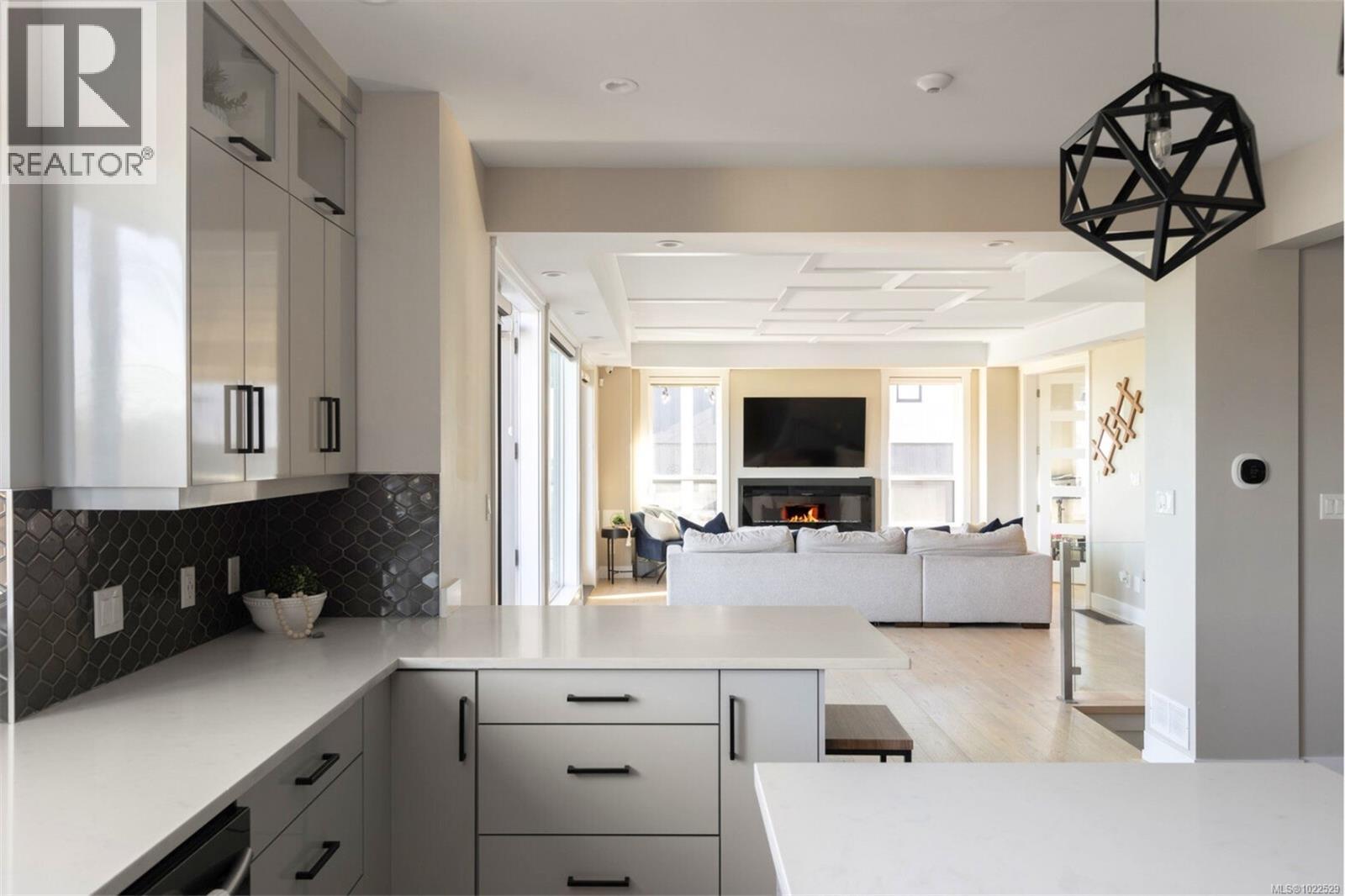 1414 Grand Forest Close