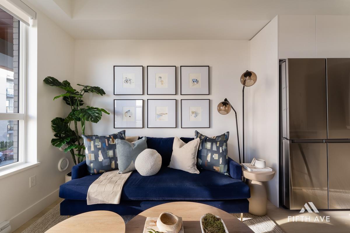 203 30494 CARDINAL AVENUE