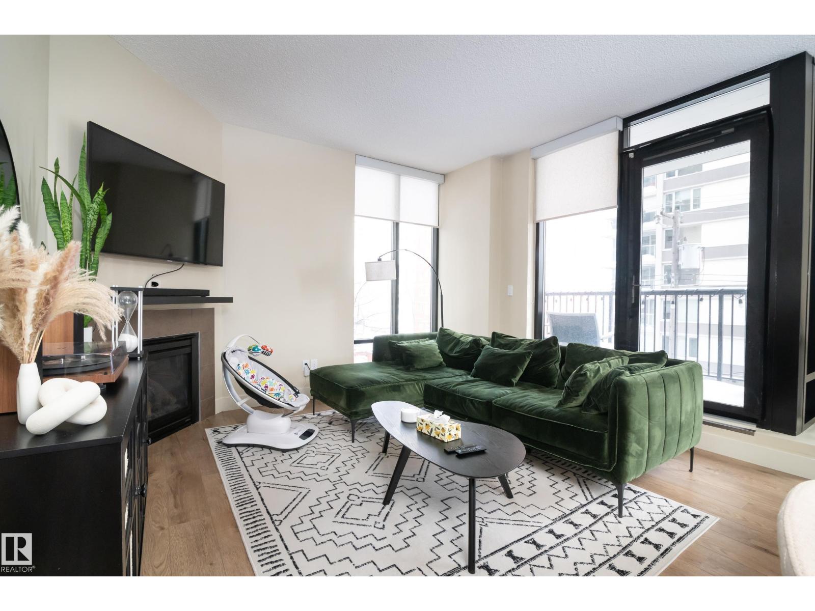 #304 11933 JASPER AV NW