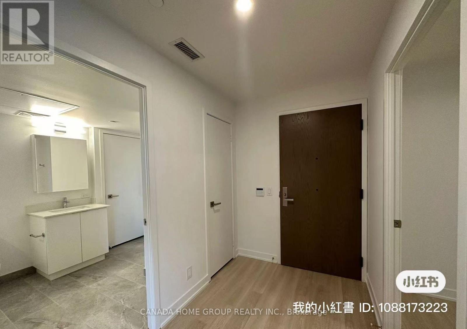 1024 - 30 TIPPETT ROAD