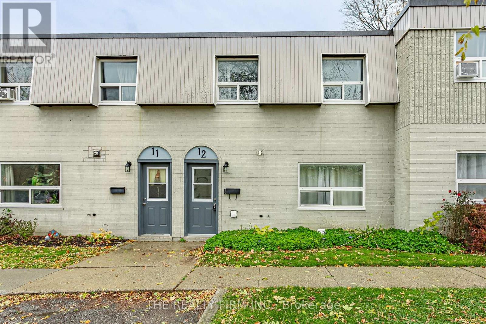 12 - 271 THAMES STREET N