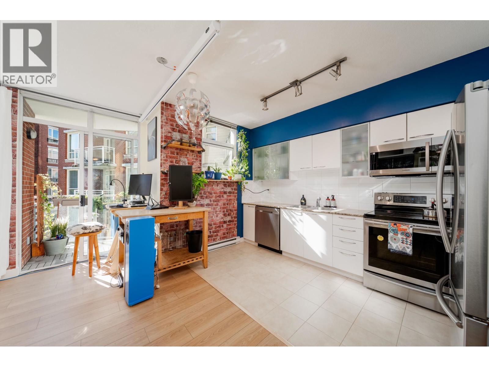 420 4028 KNIGHT STREET