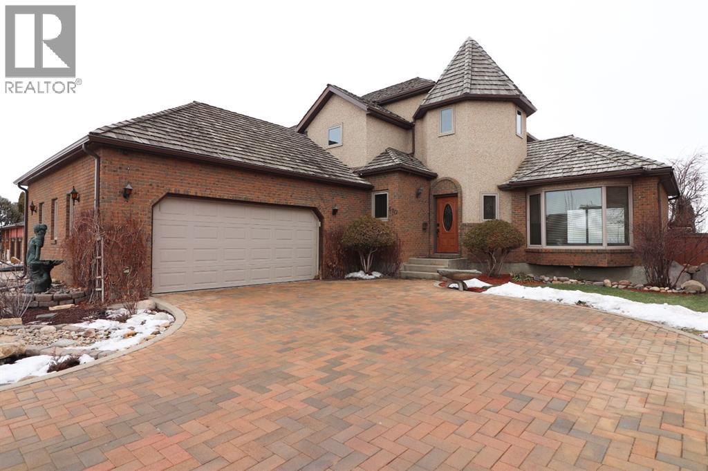 610 Ross Glen Drive SE