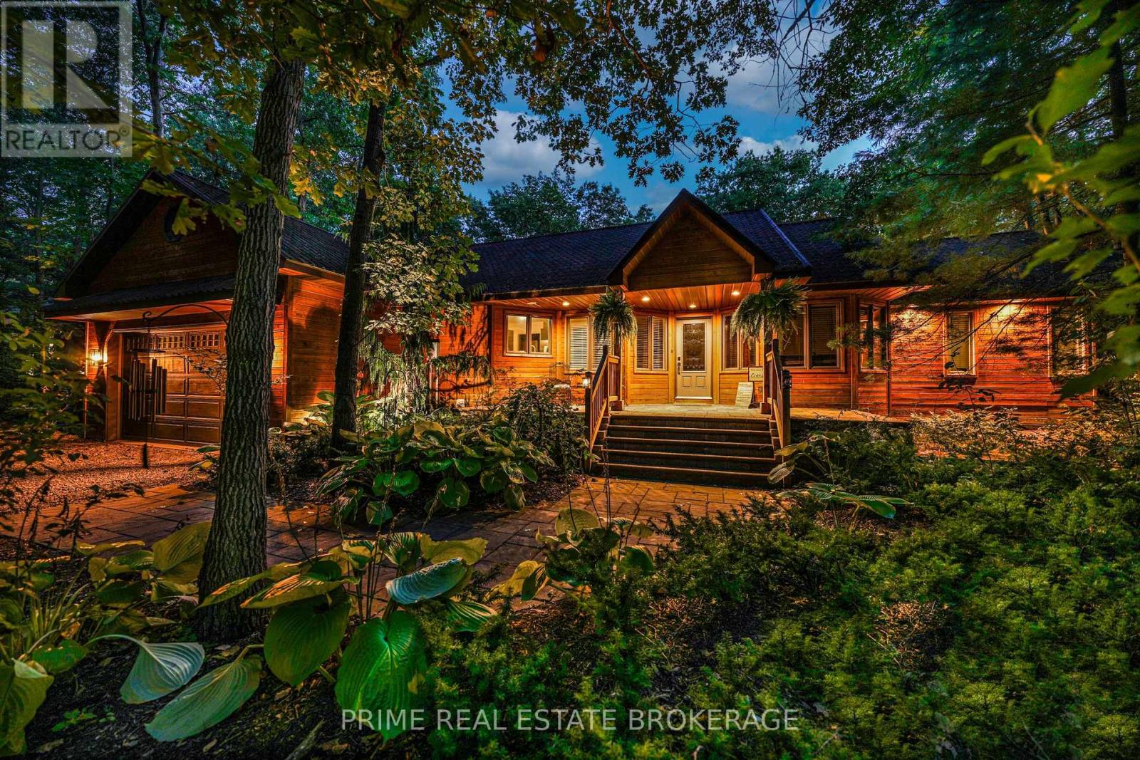 10219 PINETREE DRIVE