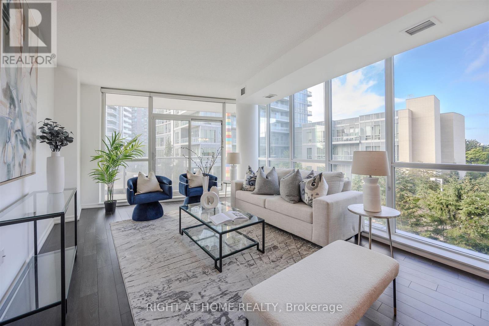 206 - 70 FOREST MANOR ROAD