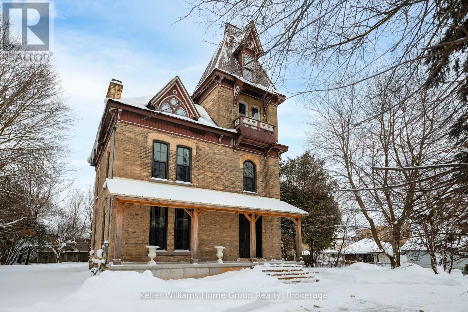 150 WELLINGTON STREET E