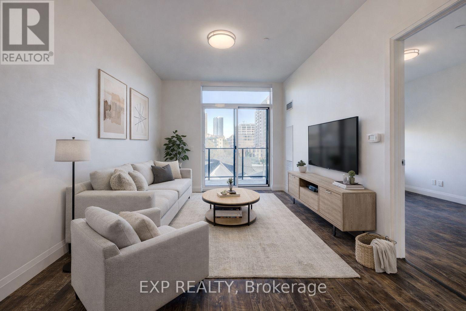 417 - 399 QUEEN STREET S