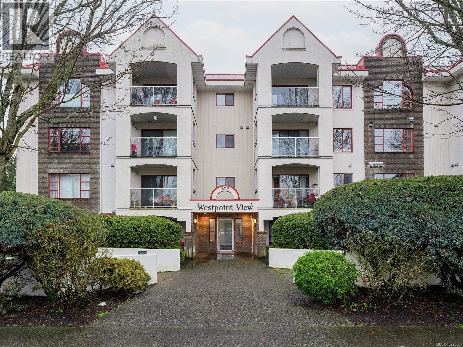 106 873 Esquimalt Rd