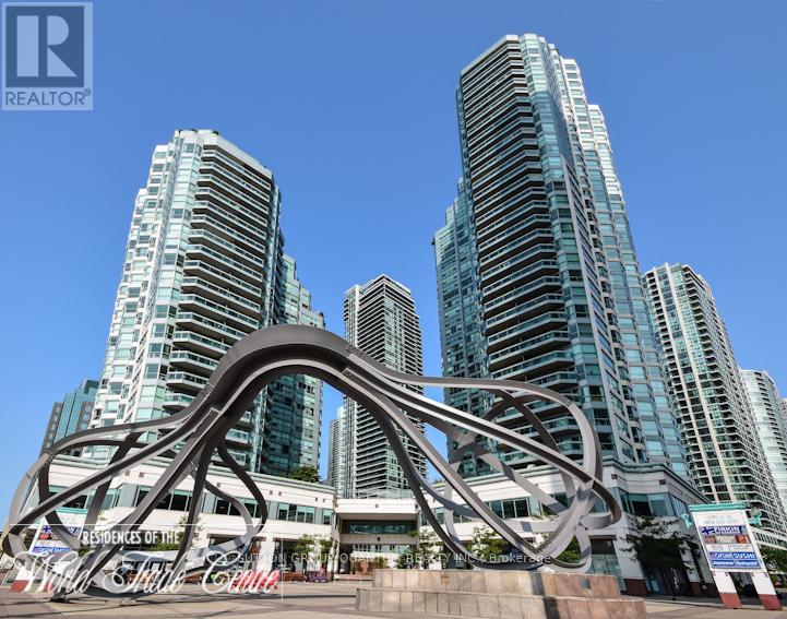 814 - 10 QUEENS QUAY W