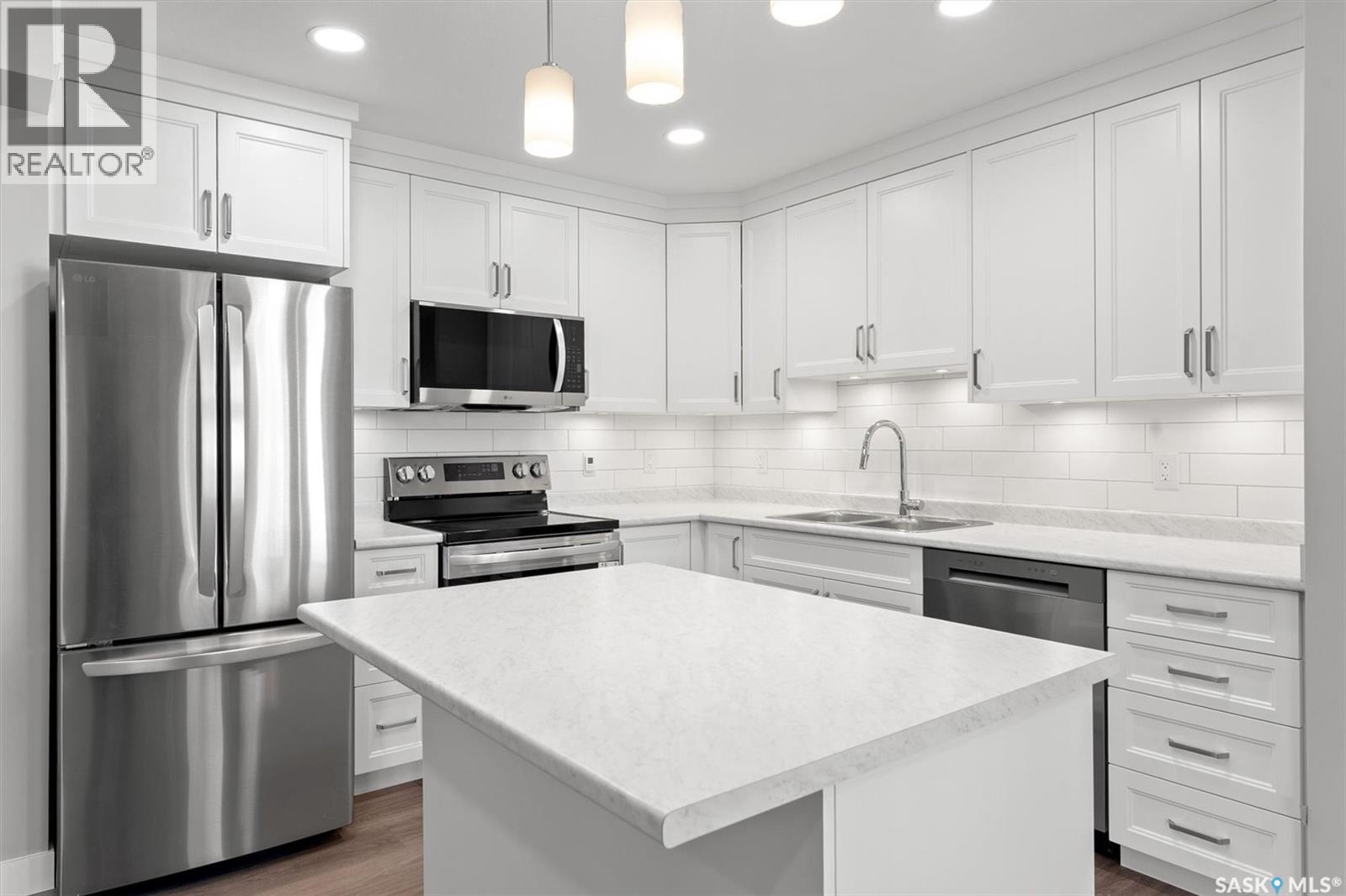 202 318 108th STREET W