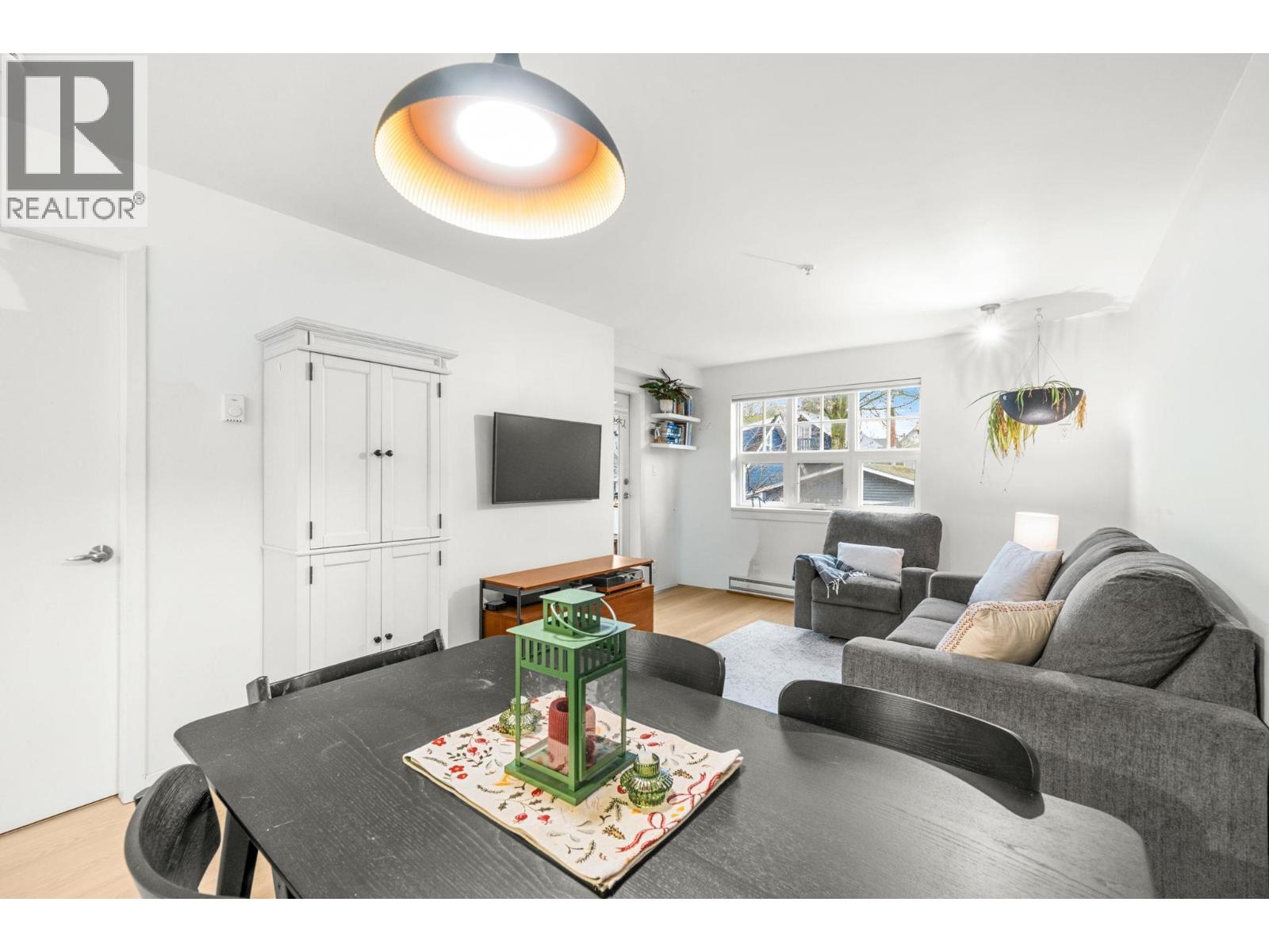 203 930 W 16TH AVENUE