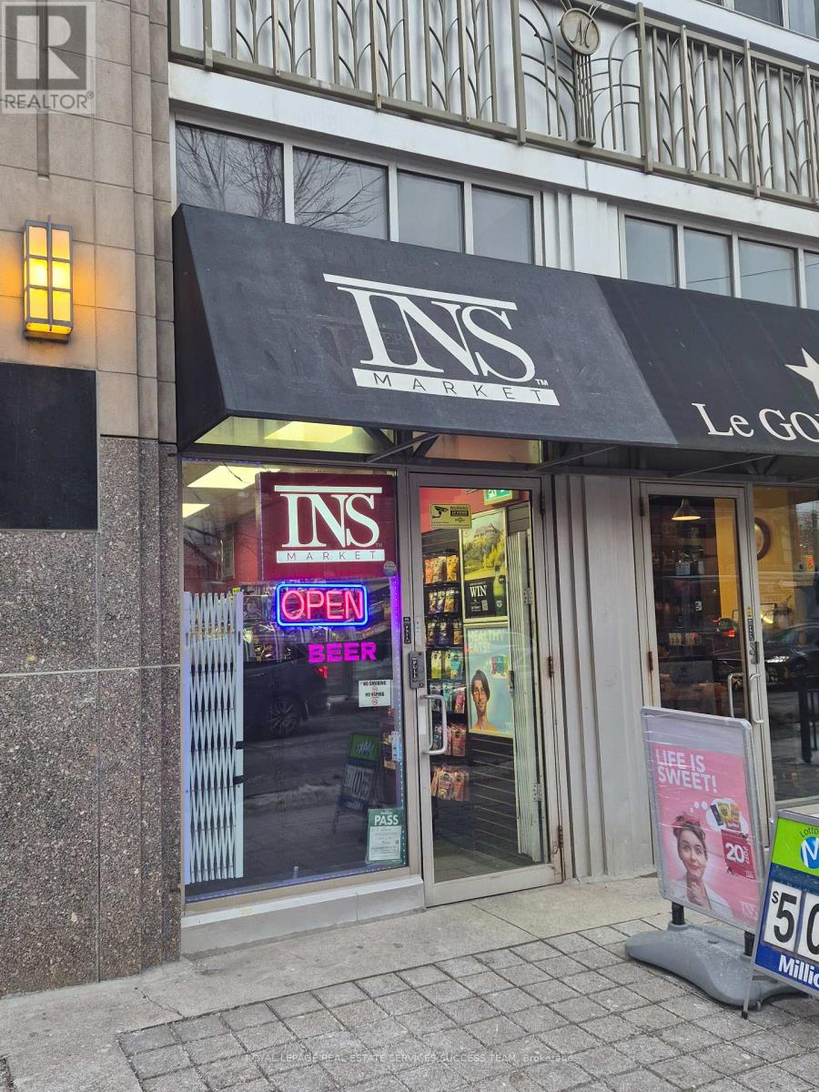 3 - 148 SPADINA AVENUE