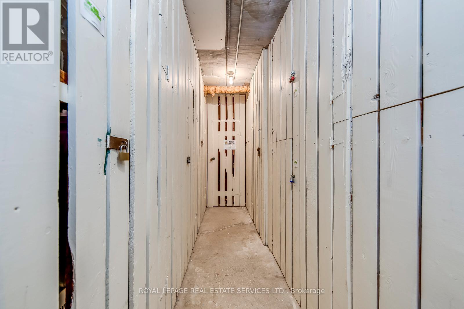 320 LAKESHORE ROAD W