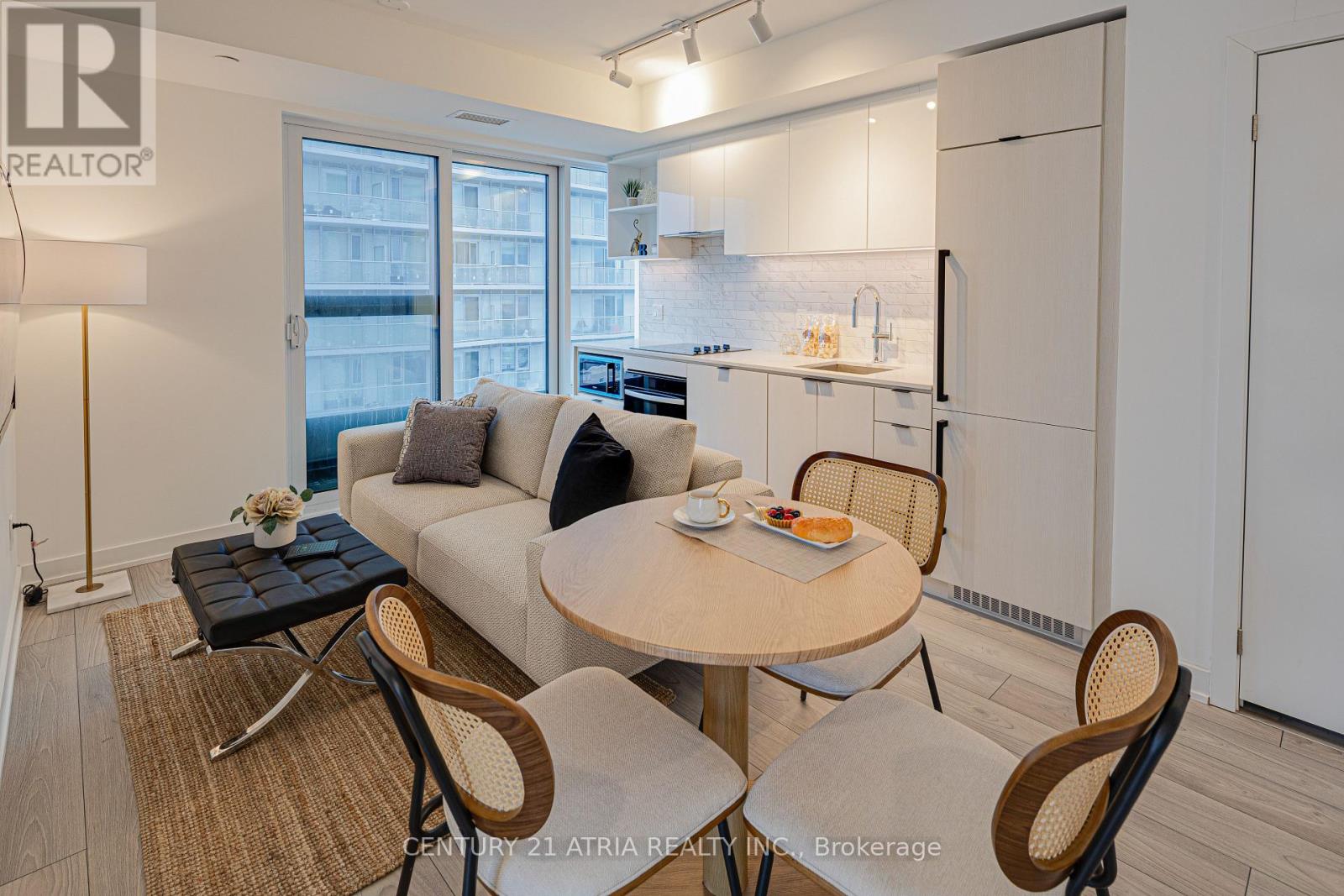 2706 - 252 CHURCH STREET