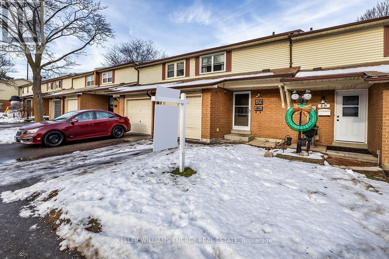 49 - 450 BRISTOL CRESCENT