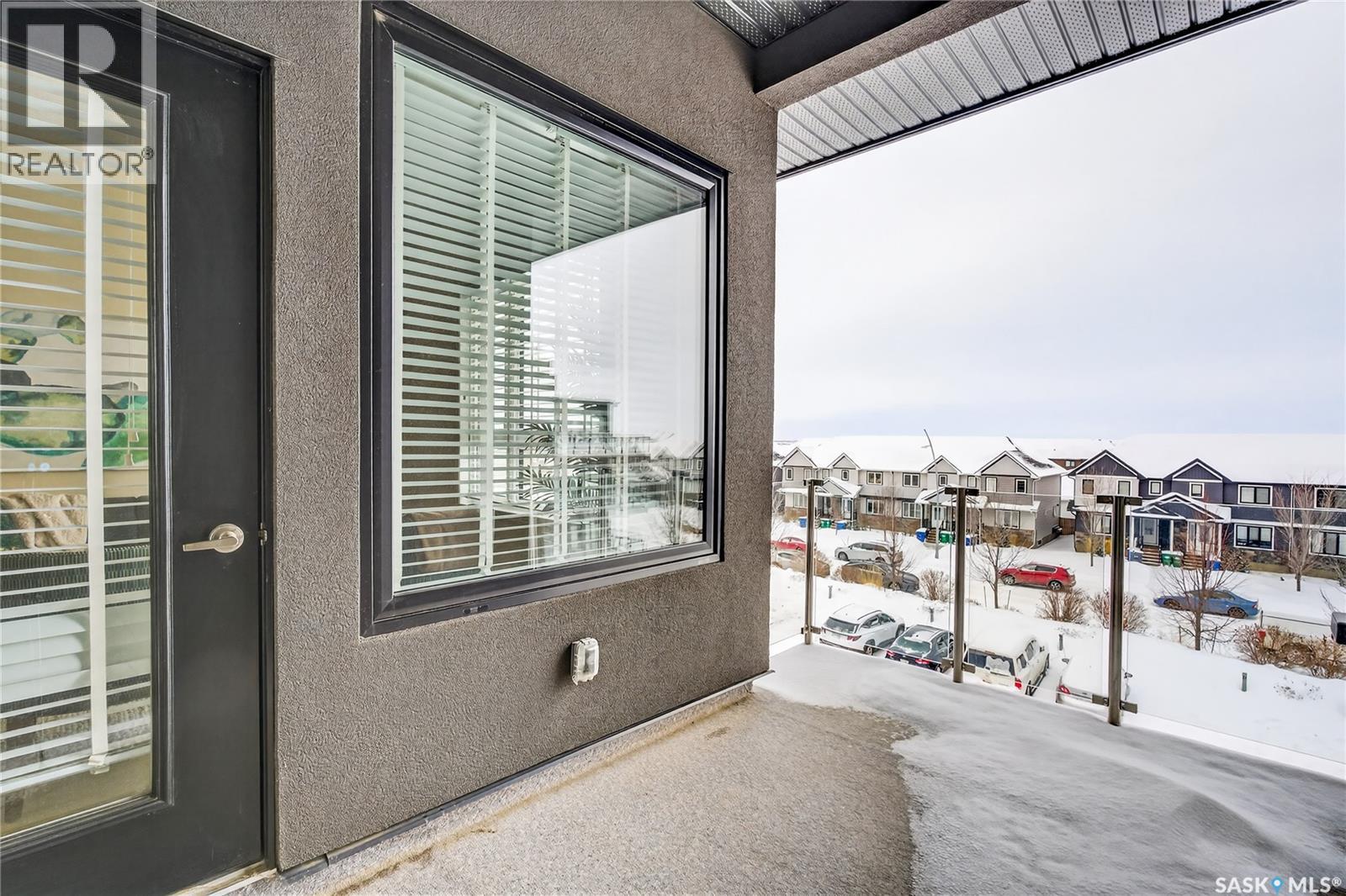 310 223 Evergreen SQUARE