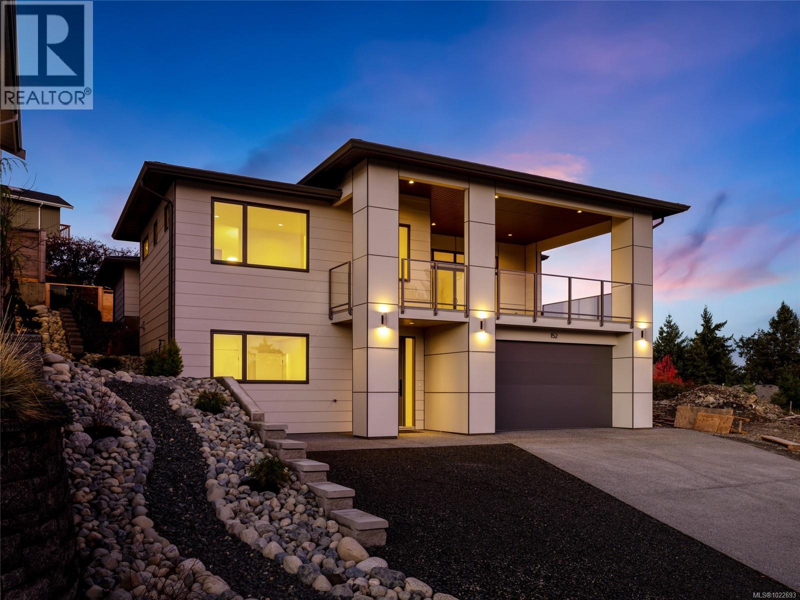 152 Golden Oaks Cres